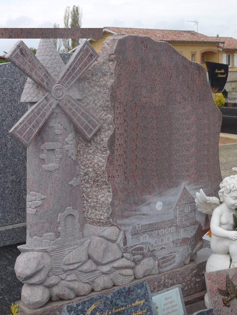 Stèle sculptée